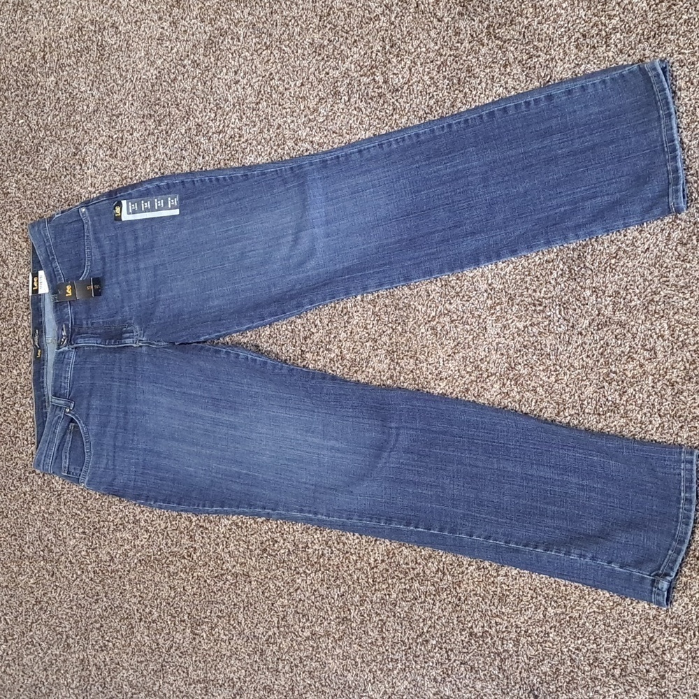 NEW Lee Relaxed Fit Straight Leg Mid Rise Mid Wash Jeans 14 Long NEW